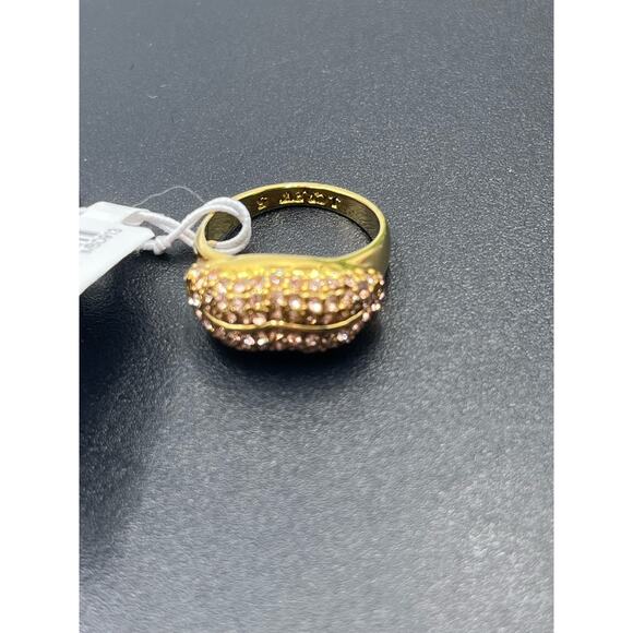 J. Crew Pink Pave Kiss Lips Gold Tone Ring Sz 5 New - Picture 11 of 15